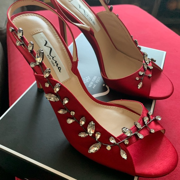Red Satin pumps - Picture 1 of 4